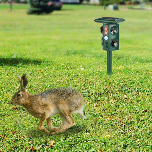 US Local Solar Ultrasonic Animal Repeller Solar Powered Animal Repellent Chaser With PIR Motion Sensor IP54 Waterproof Sound Flashing Light For Deer Raccoon Squirrel Mice Snakes Cat Dog