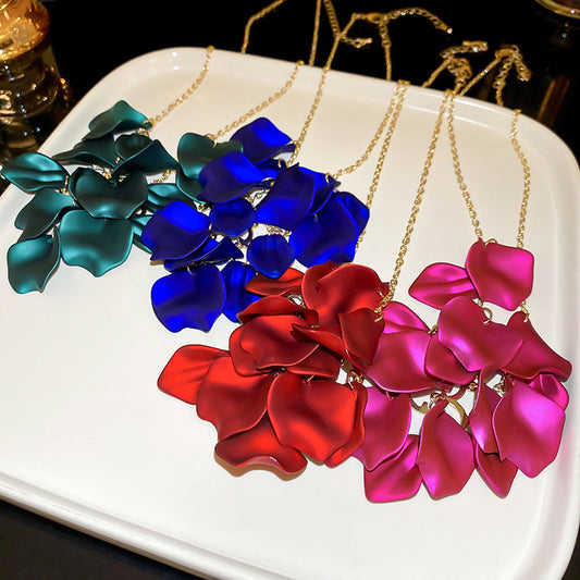 European And American Simple Petal Flower Tassel Clavicle Item