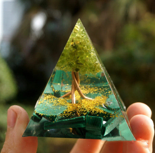USA Local Pyramid Decoration Natural Crystal Gravel Energy Tower