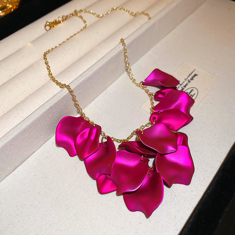 European And American Simple Petal Flower Tassel Clavicle Item