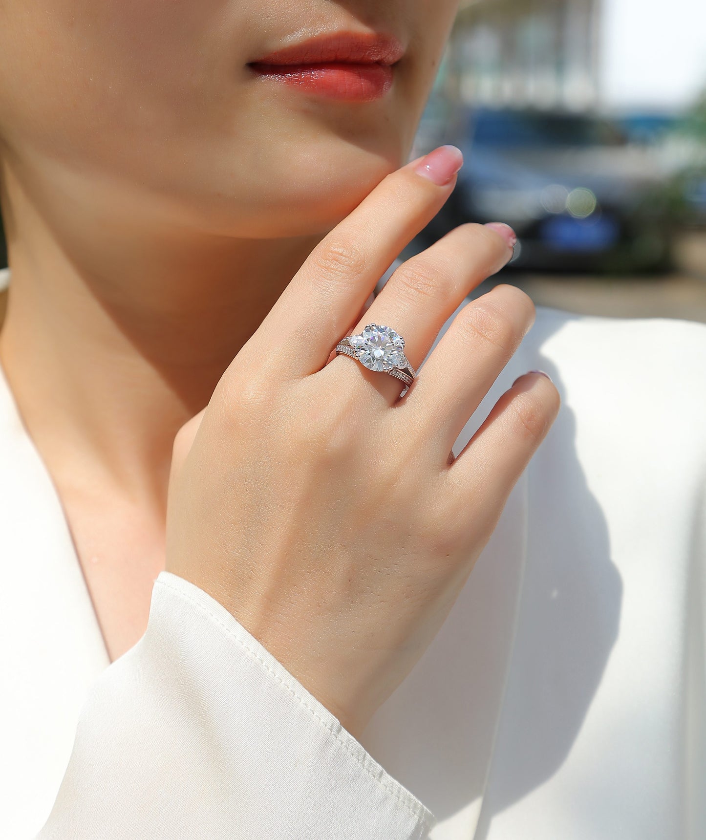 US Local Elegant Radiance - A Fashionable And Luxurious Jewelry Piece Set With 5-carat Moissanite S925 Sterling Silver And Platinum-plated Diamond