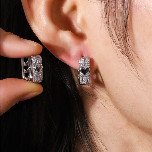 Women's Fashion Hollowed-out Love Ear Clip