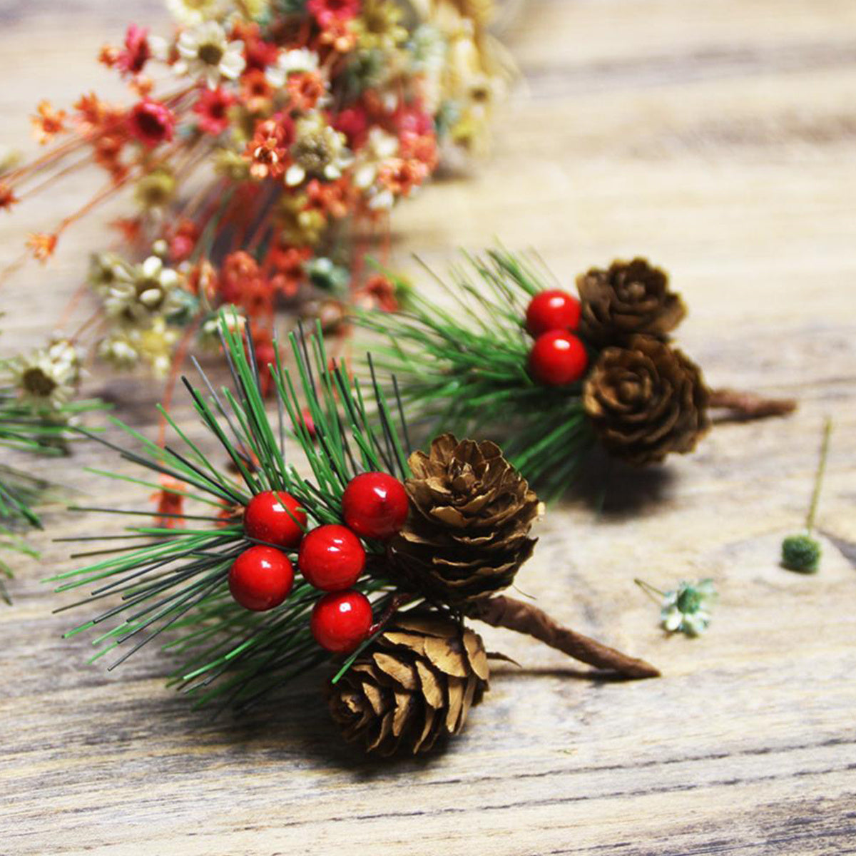 US Local 10 Pcs Christmas Artificial Pine Picks Christmas Simulation Pine Needle Fake Mini Berries Pinecones For DIY Garland Flower Arrangements Holiday Wreaths Wedding Garden Xmas Tree Decorations