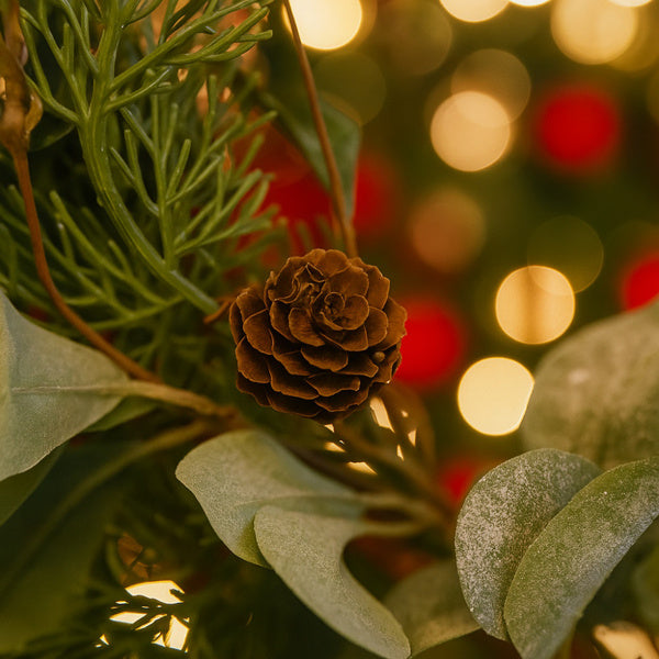 US Local Christmas Cedar Wreath Full Luxe Greenery Holiday Door Festive Pinecone & Berry Accent FBA Shipment