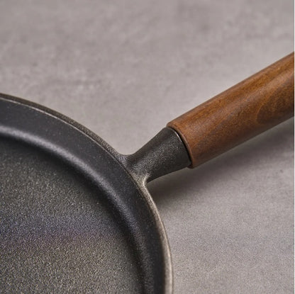 US Local WANGYUANJI Cast Iron Pizza Pan 7.9, Uncoated Pancake Skillet For Indoor And Outdoor, Non-Stick Skillet With Wooden Handle, Handmade Pancakes, Pizza, Fried Steak