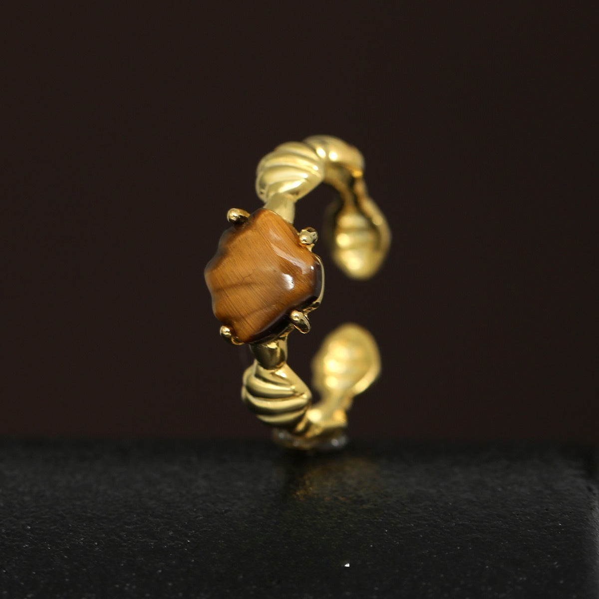 Shell White Shell Tiger Eye Cold Style Personality High Sense Ring