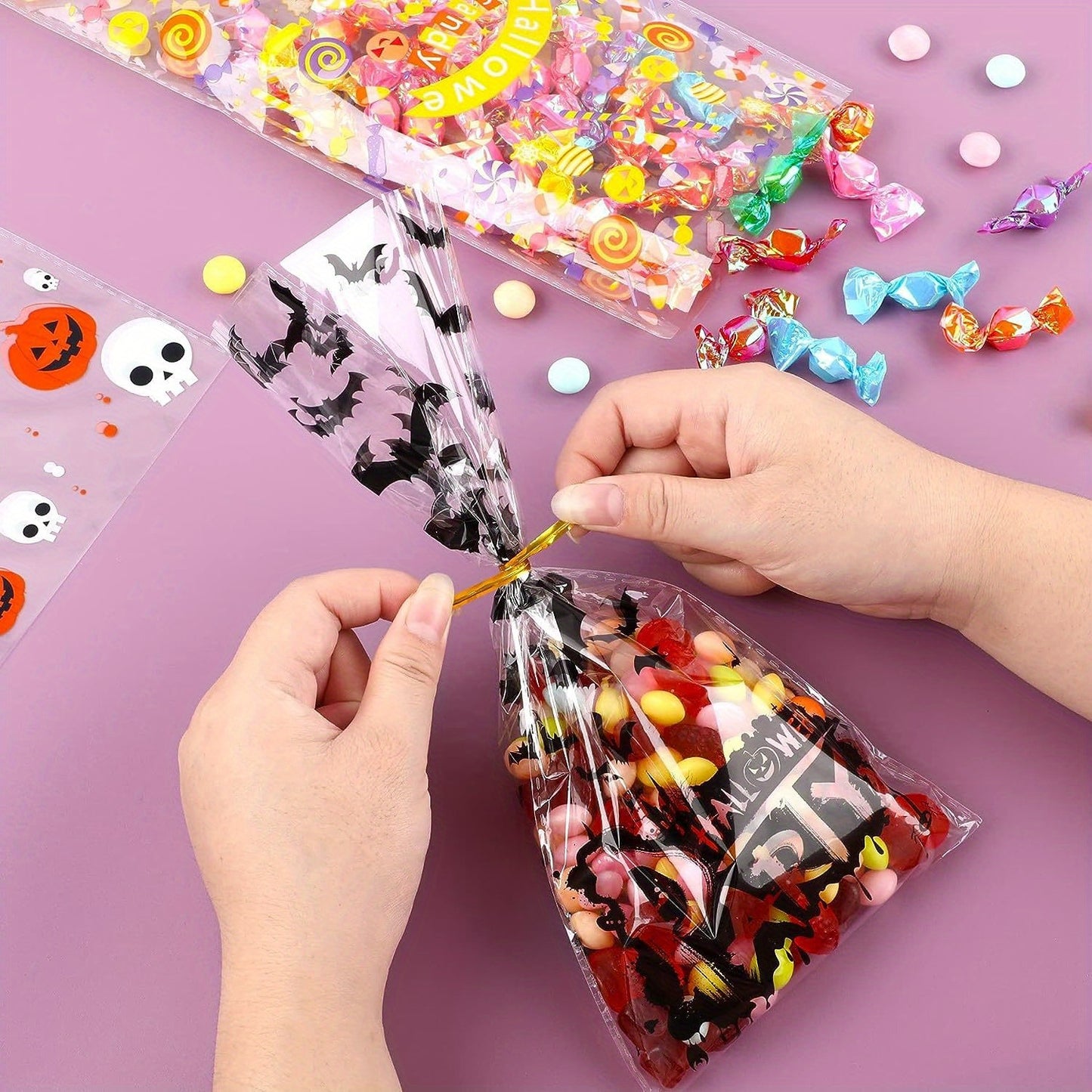 200 Pcs Halloween Cellophane Bags With Twists 4 Styles Snacks Cookies Packing Bags Pumpkin Bat Castle Witch Plastic Clear Candy Bags For Halloween Trick Or Treat Party Favor Supplies
