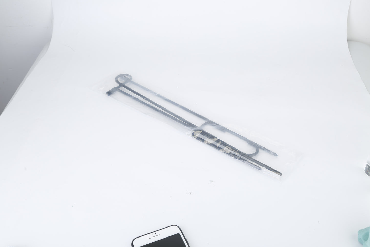 1Pc Garden Flag Stand Flagpole Weatherproof Wrought Iron Coated Yard Flag Holder For Yard Flag Party Banner Fits 11.8x17.7in Flag For Christmas Halloween Outdoor Decoration