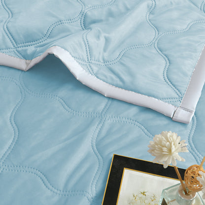 US Local 1pc Innovative Soundwave Design Ultra Soft Thin Quilt, Cozy & Breathable All-Season Reversible Comforter For Hot Sleepers, Ideal Lightweight Bedding For Bed, Sofa, Office, Travel & Camping, Machine Wa