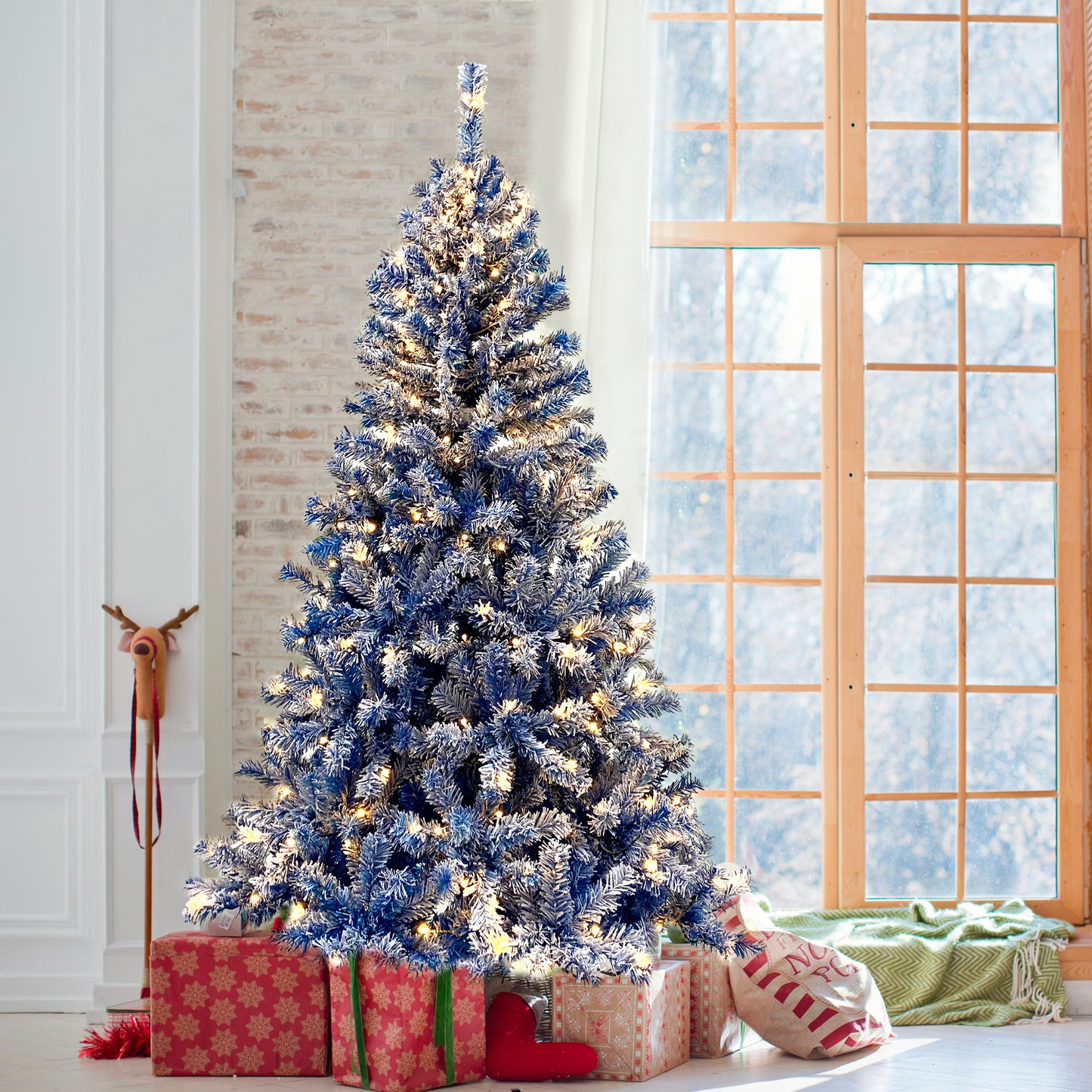 US Local 6 Foot Hinged Artificial Fir Christmas Tree With Pre-installed Lights And Snow Covered Artificial Holiday Christmas Tree
