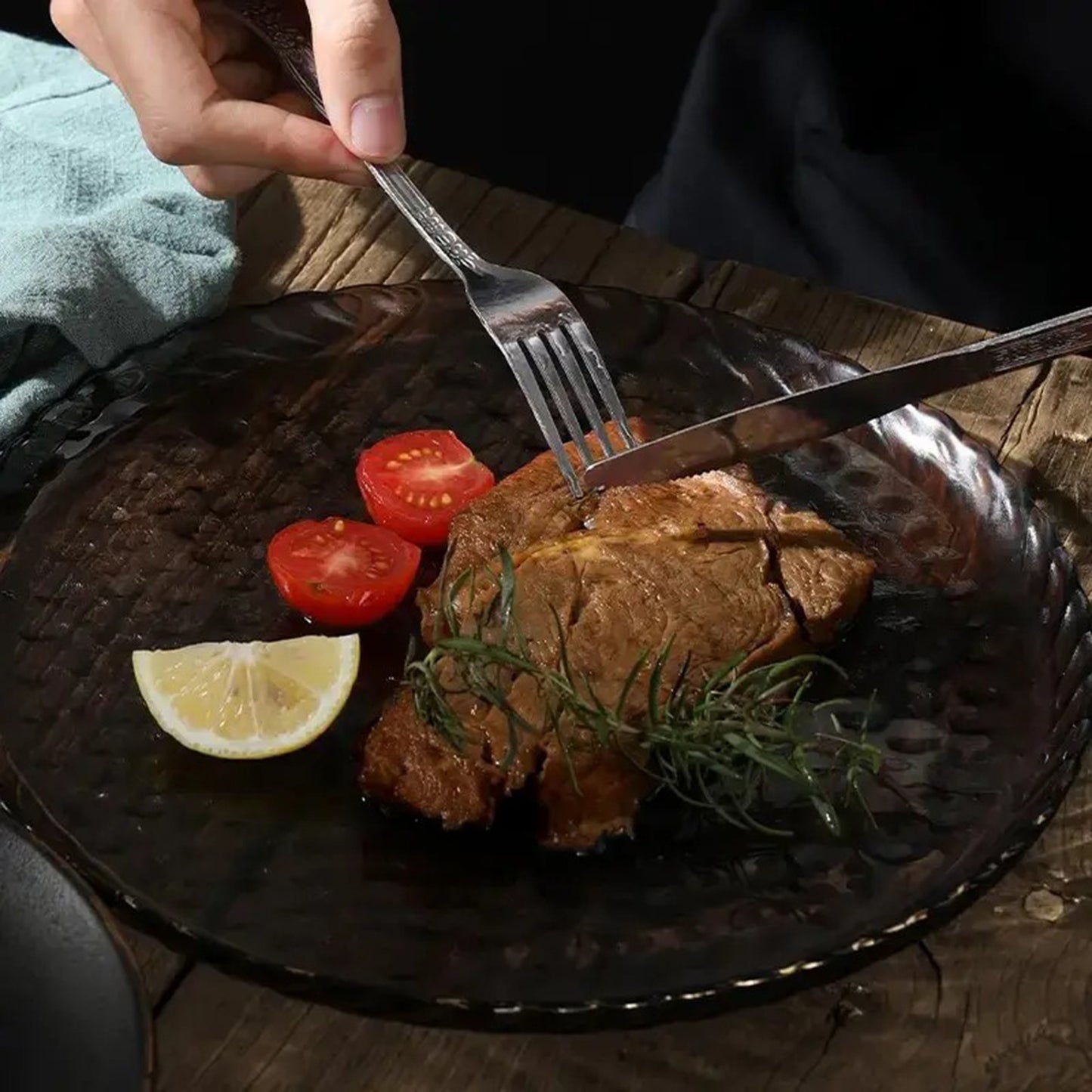 US Local Deluxe Premium Cutlery Flatware Set For The Home - Stainless Steel Cutlery Service With 1 Dinner Fork, 1 Dinner Knife, 1 Dinner Spoon And 1 Tea Spoon - Durable, Elegant And Rust-resista