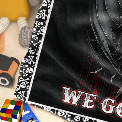 US Local Beauty And Ghost Human Skeleton Printed Halloween Soft Cozy Lightweight Durable Plush Flannel Throw Blanket For Bedroom Living Rooms Sofa Couch 50Inchx60Inch