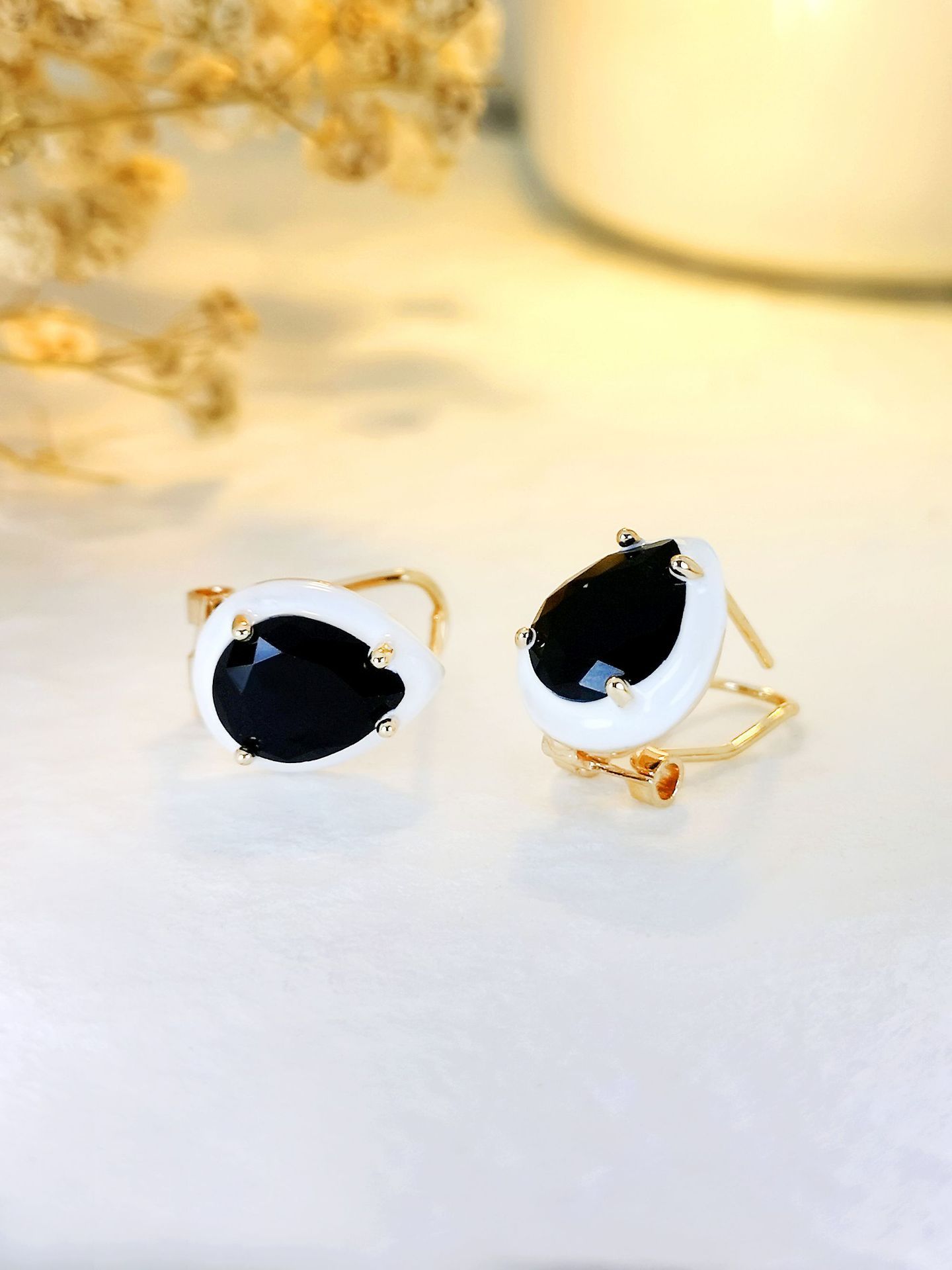 Drop-shaped Inlaid Zircon Women's High-grade Ear Clip