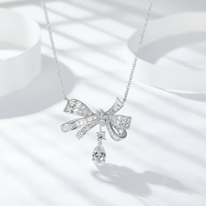 US Local Butterfly - A Fashionable And Luxurious Diamond Jewelry Pendant Set With Moissanite S925 Sterling Silver And Platinum Plating