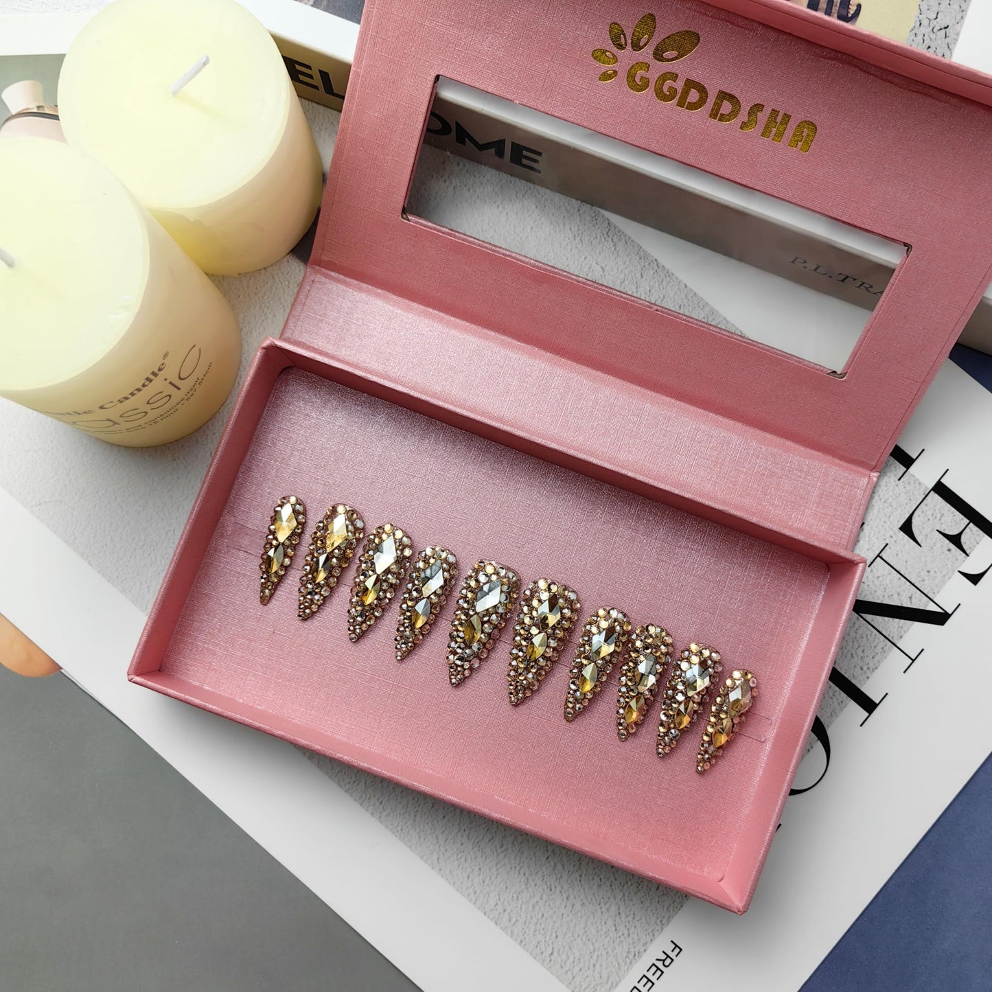 US Local GGddsha Full Diamond Medium Almond Press On NailsReusable PMMA Acrylic Handmade Nails Full Deluxe 3DCrystal Fake Nails W Box Gift For Women,Crown Jewel