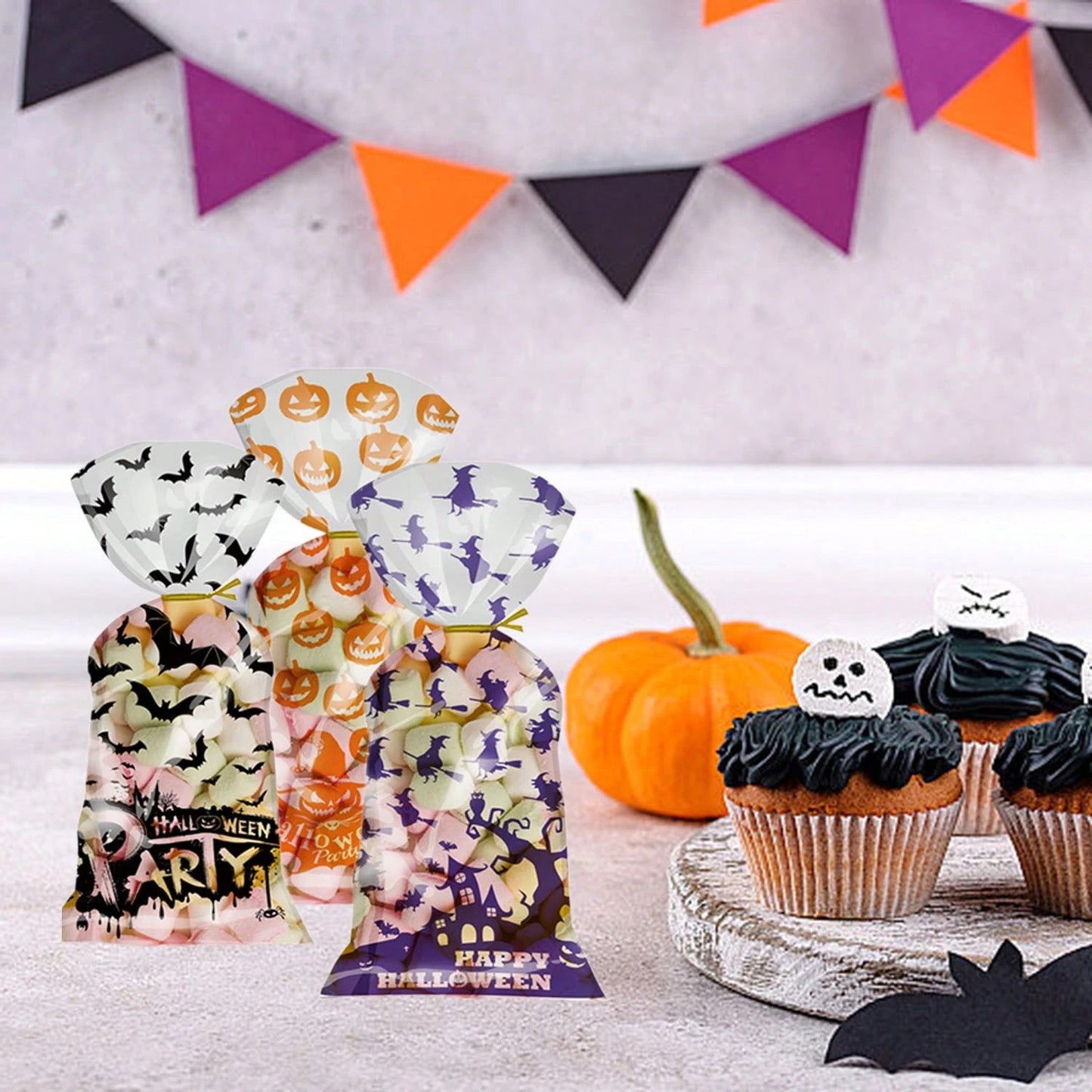 US Local 200 Pcs Halloween Gift Wrapping Bags With Twist Ties 5.1 X 10.8 Inch Cellophane Witch Bat Printing Flat Bag OPP Halloween Pumpkin Treat Packaging Bags For Party Favors Halloween Decoration