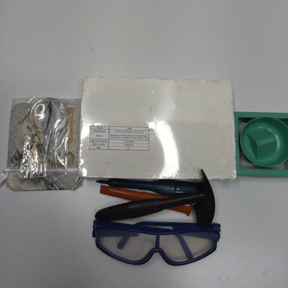 US Local Amber Worm Digging Kit - The Perfect Gift For Little Explorers