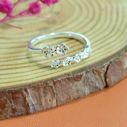 Camellia Light Luxury And Simplicity Temperament Adjustable Opening Ring