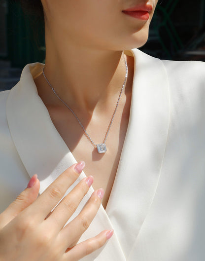 US Local The Brilliance In A Small Space - A Fashionable Jewelry Pendant Set With Moissanite S925 Sterling Silver And Platinum-plated Diamond, Moissanite Silver Jewelry