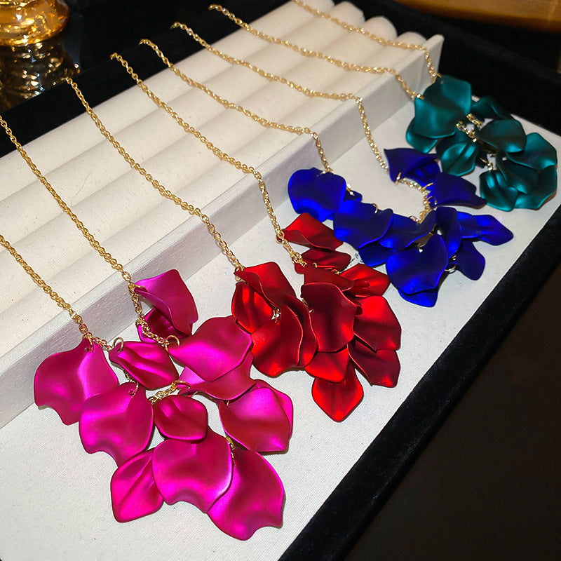 European And American Simple Petal Flower Tassel Clavicle Item