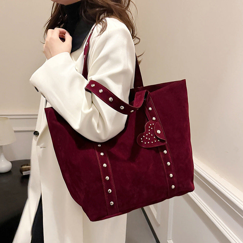 Special-interest Design Rivet Hand-carrying Tote Bag Fashion Commuter Shoulder Underarm Bag