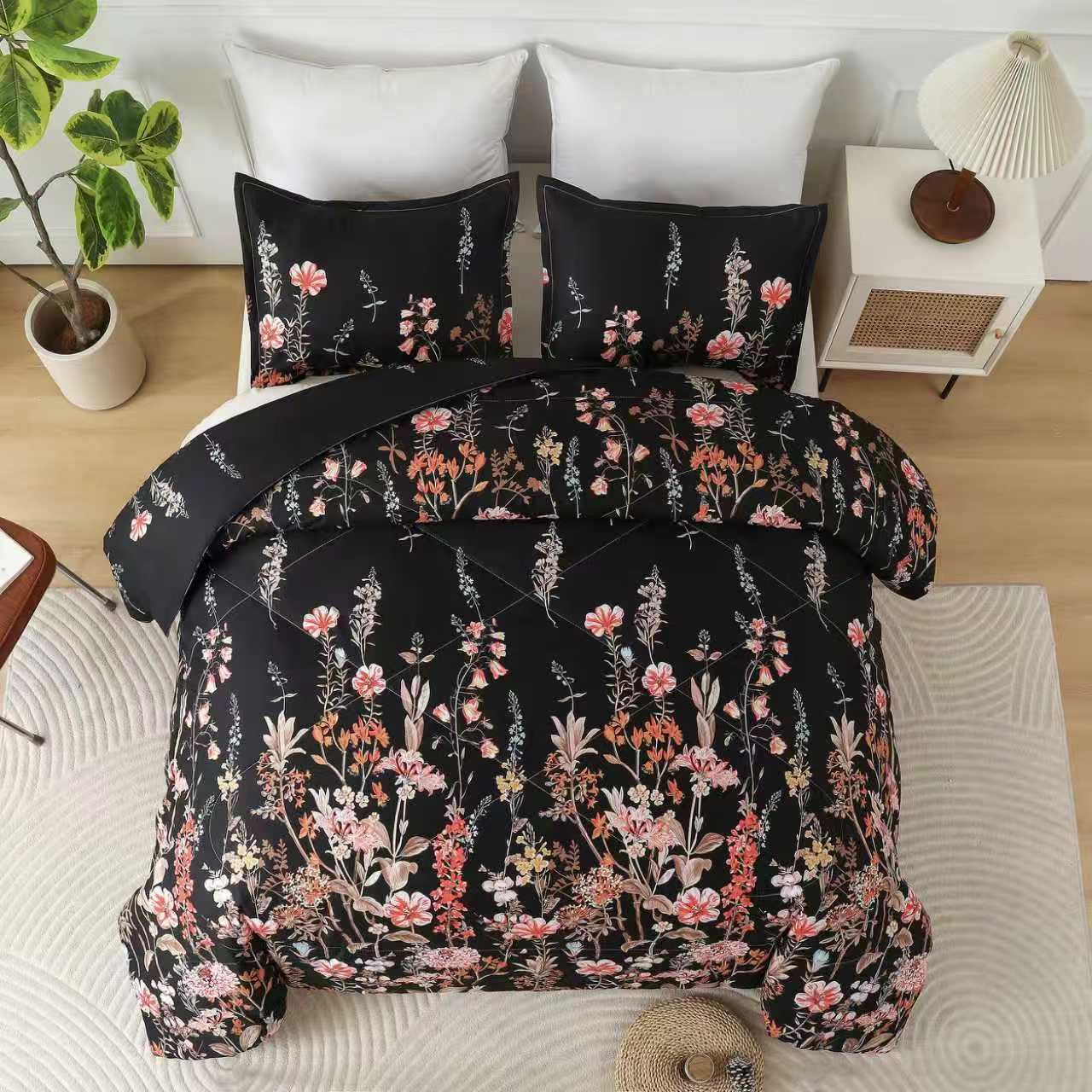 US Local HeiSeFanHua Comforter