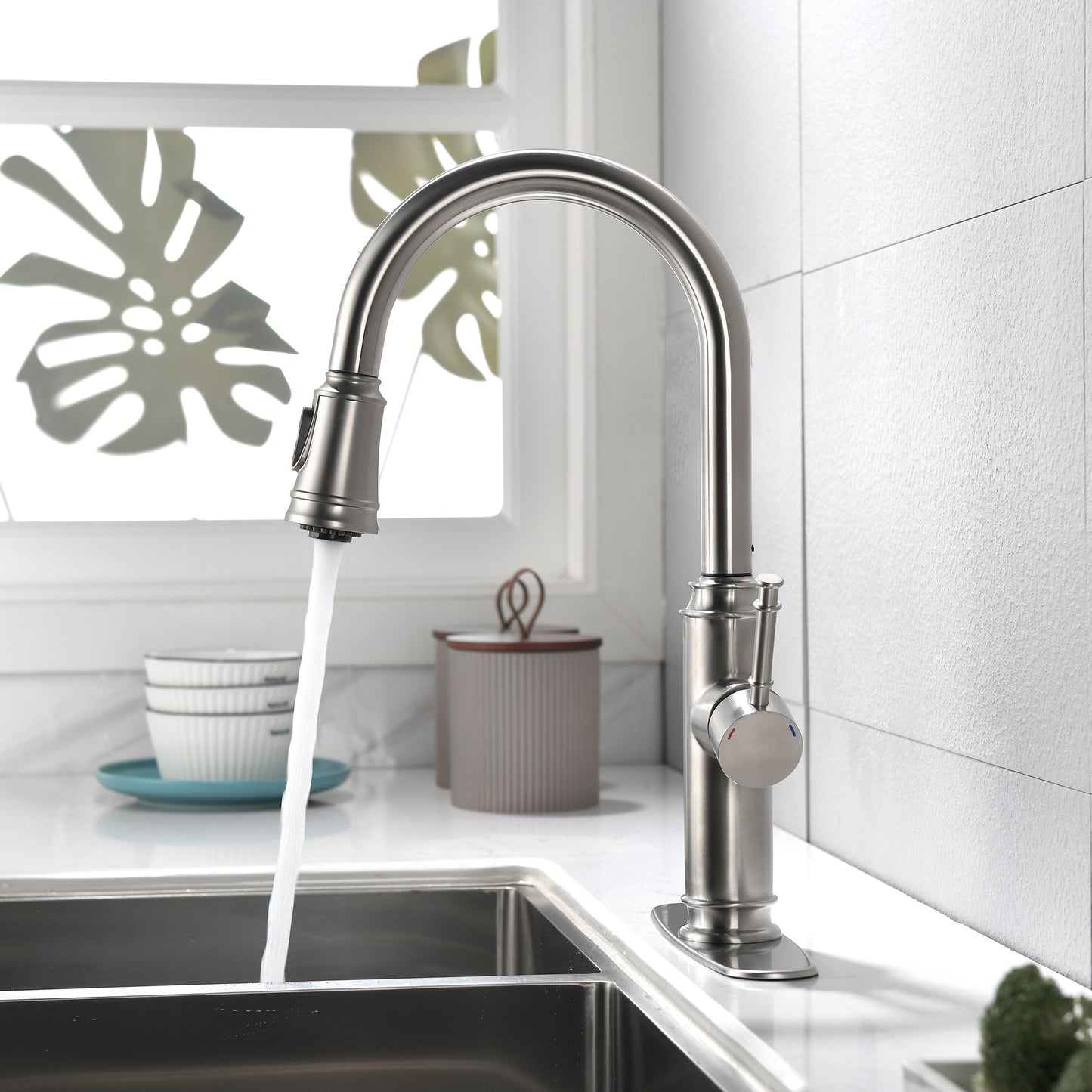 US Local Single Handle High  Pull Out Kitchen Faucet, Single-stage Stainless Steel Kitchen Sink Faucet, With Pull Down Spray