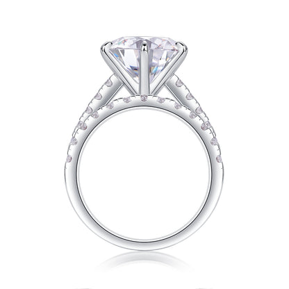 Arrange Large Diamond Rings Luxuriously And Fashionably Set With Moissanite Silver Rings