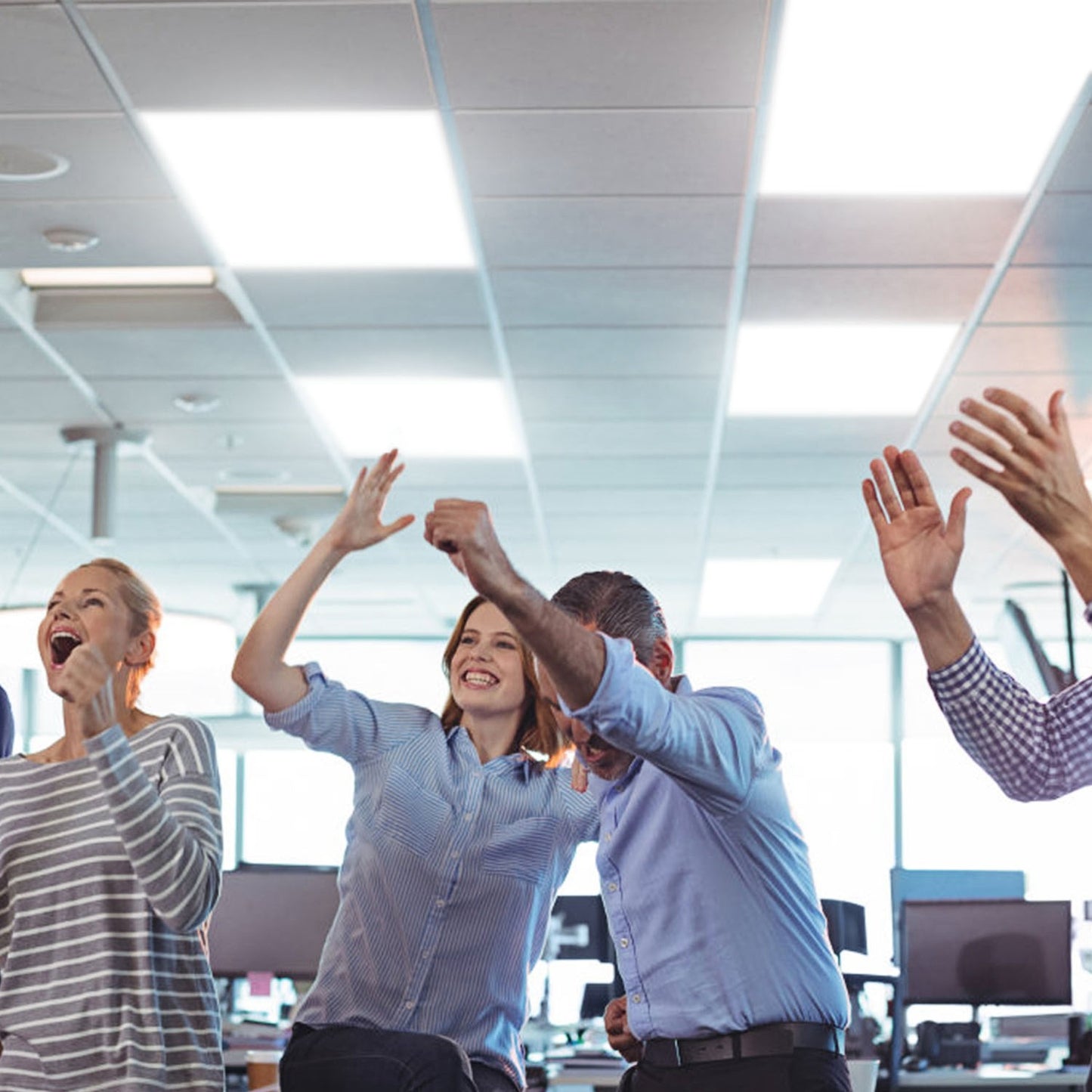 US Local 2Pcs Or 1Pcs 2FT X 2FT LED Panel Light Flat Ceiling Light 1 OR 3 Light Color Available Fedex Shipping