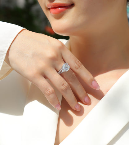 US Local Elegant Radiance - A Fashionable And Luxurious Jewelry Piece Set With 5-carat Moissanite S925 Sterling Silver And Platinum-plated Diamond