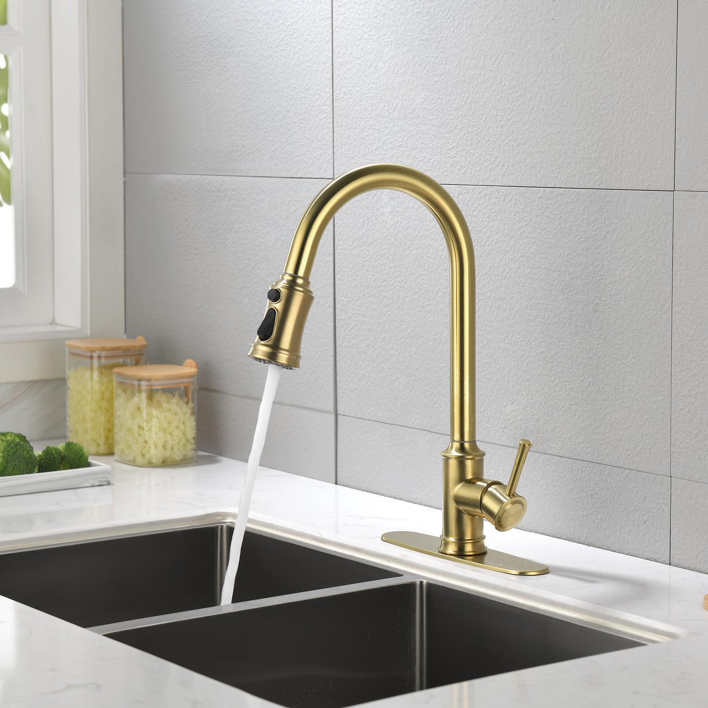 US Local Single Handle High  Pull Out Kitchen Faucet, Single-stage Stainless Steel Kitchen Sink Faucet, With Pull Down Spray
